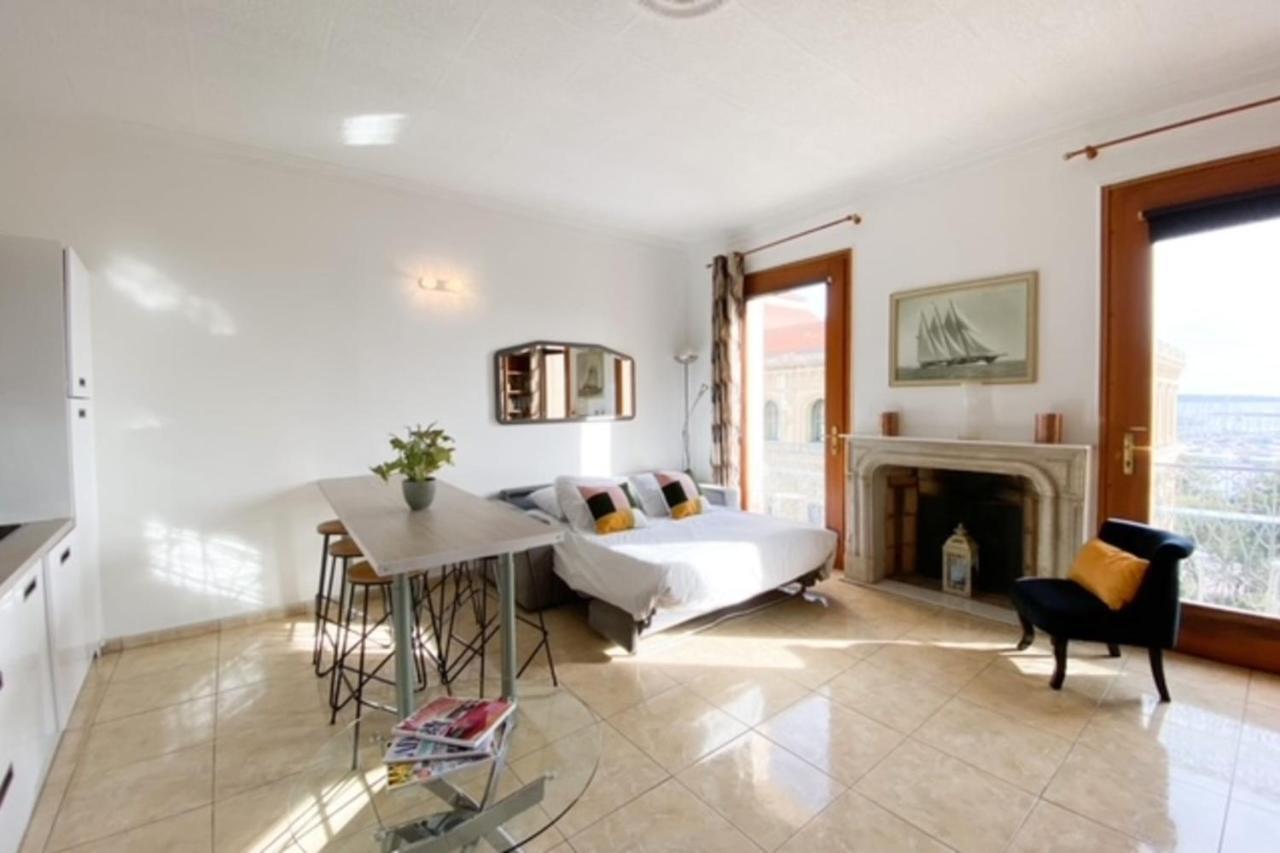 Apartment Quai St Pierre 2 Bedrooms Apt With Sea View