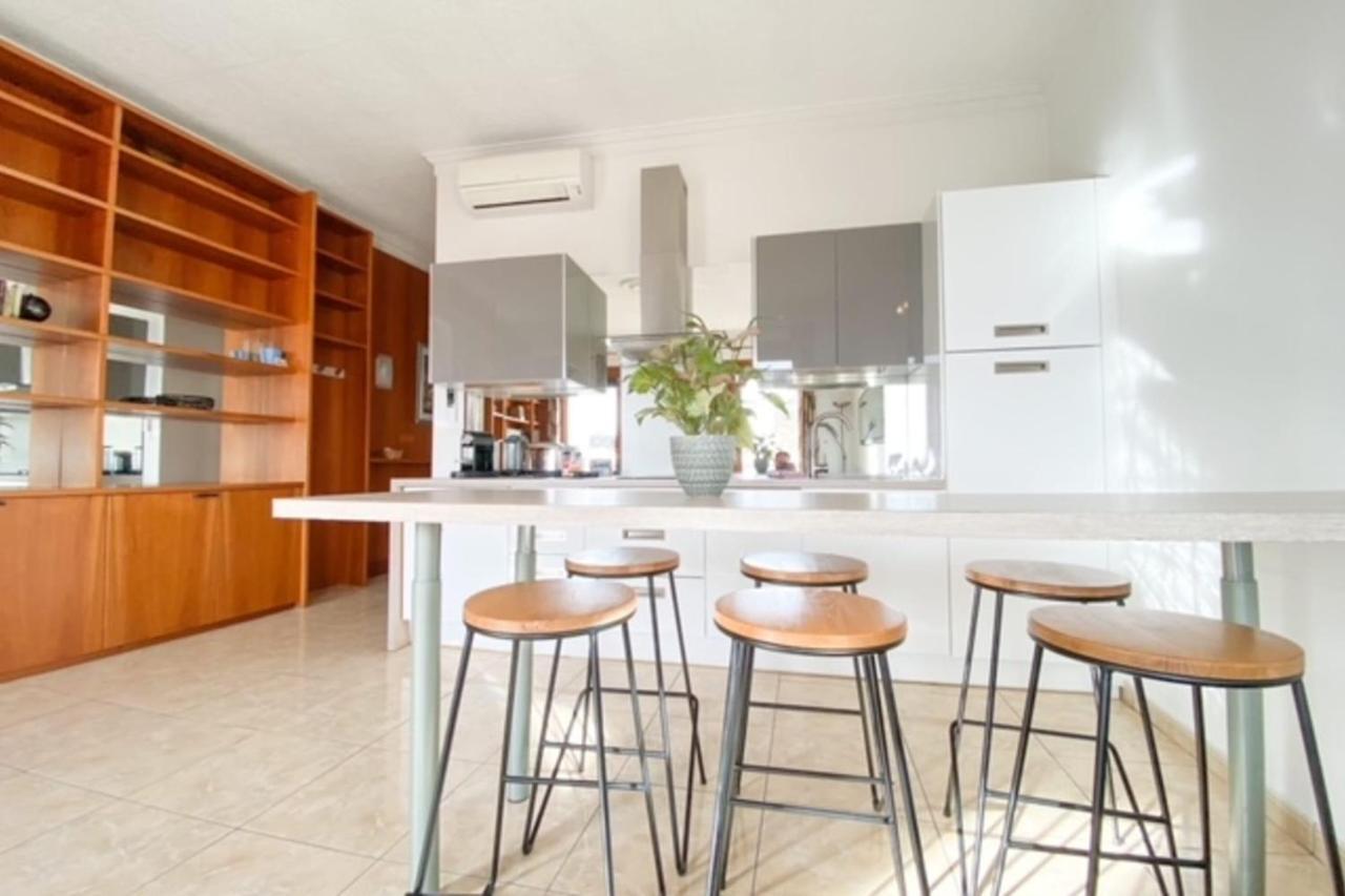 Apartment Quai St Pierre 2 Bedrooms Apt With Sea View